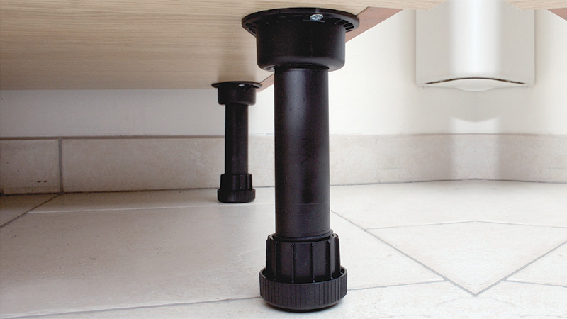 Ножки для кухонной мебели регулируемые по высоте.