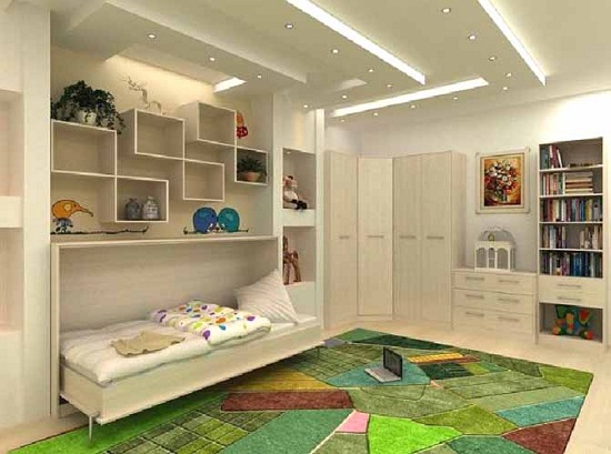Освещение детской комнаты, выполненное в виде гипсокартонного короба с установленными в него точечными светильниками.
