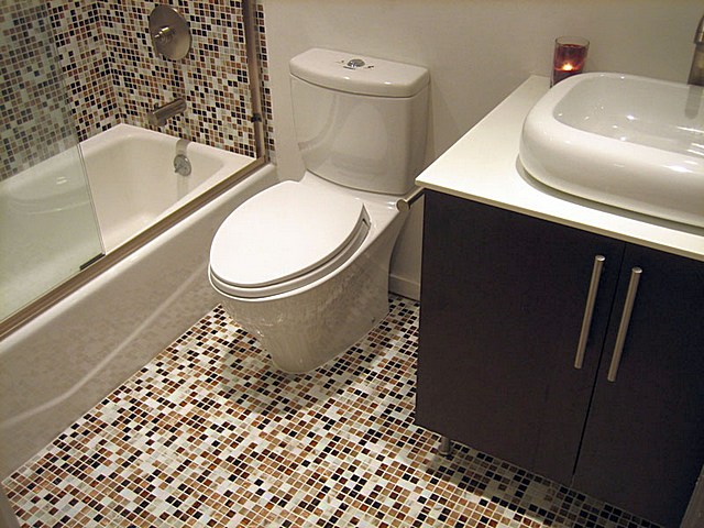 Мозаика на пол в ванной