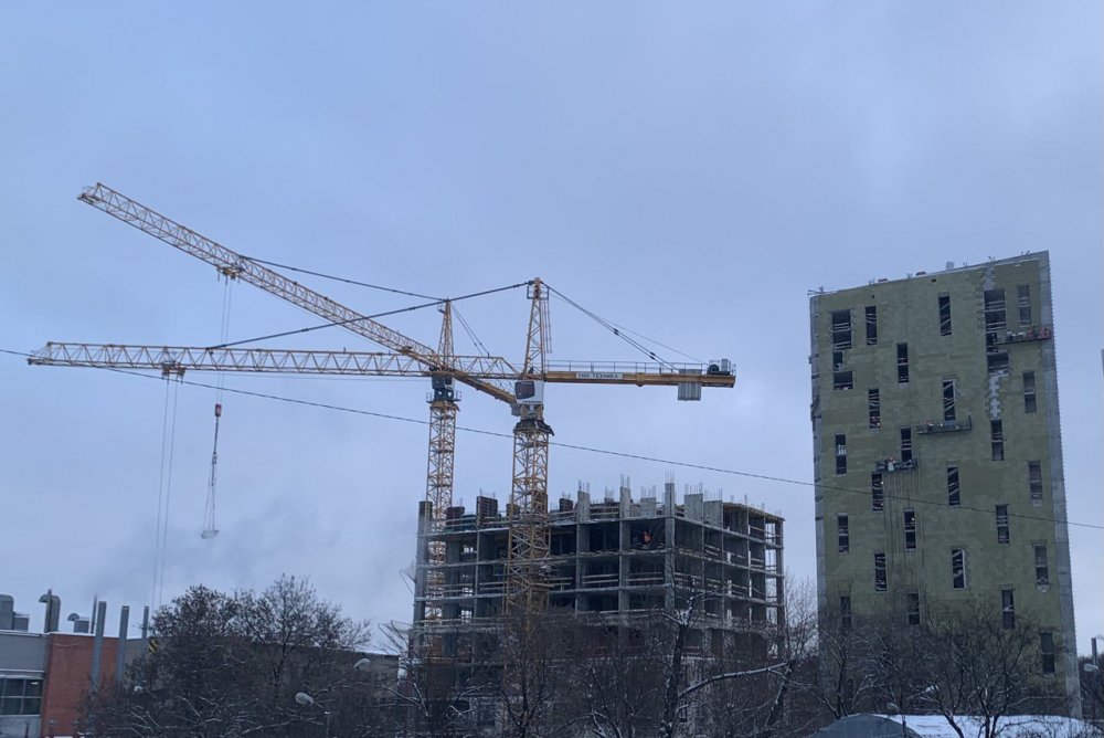В Алтуфьевском районе демонтировали заброшенное строение